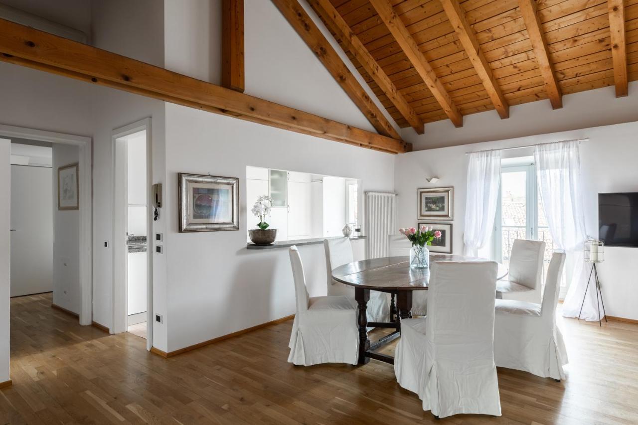 A Casa Nuccia Mansarda By Holiday Solutions โกโม ภายนอก รูปภาพ