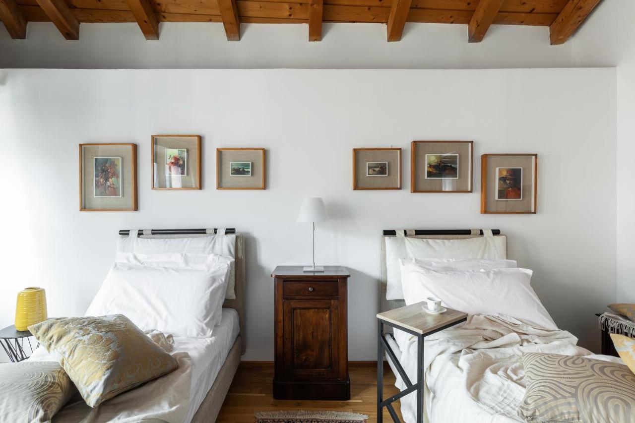 A Casa Nuccia Mansarda By Holiday Solutions โกโม ภายนอก รูปภาพ