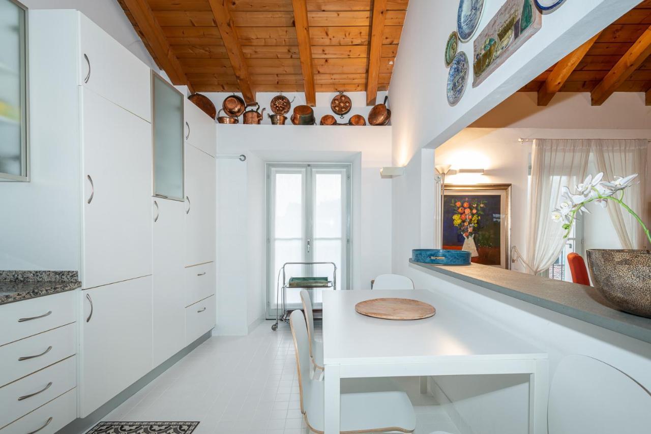 A Casa Nuccia Mansarda By Holiday Solutions โกโม ภายนอก รูปภาพ